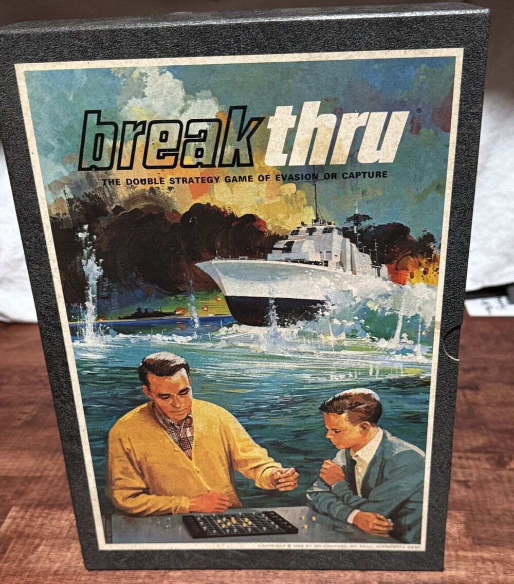 Vintage 1965 Breakthru Book Shelf Game Strategy of Evasion and Capture MT